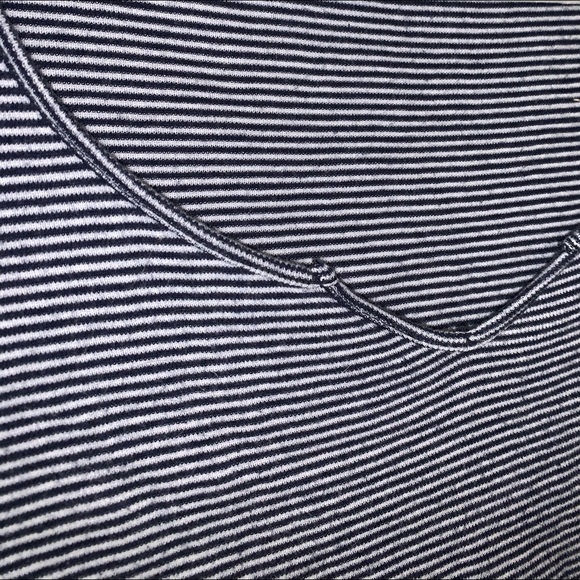 Brandy Melville tee - Picture 3 of 4